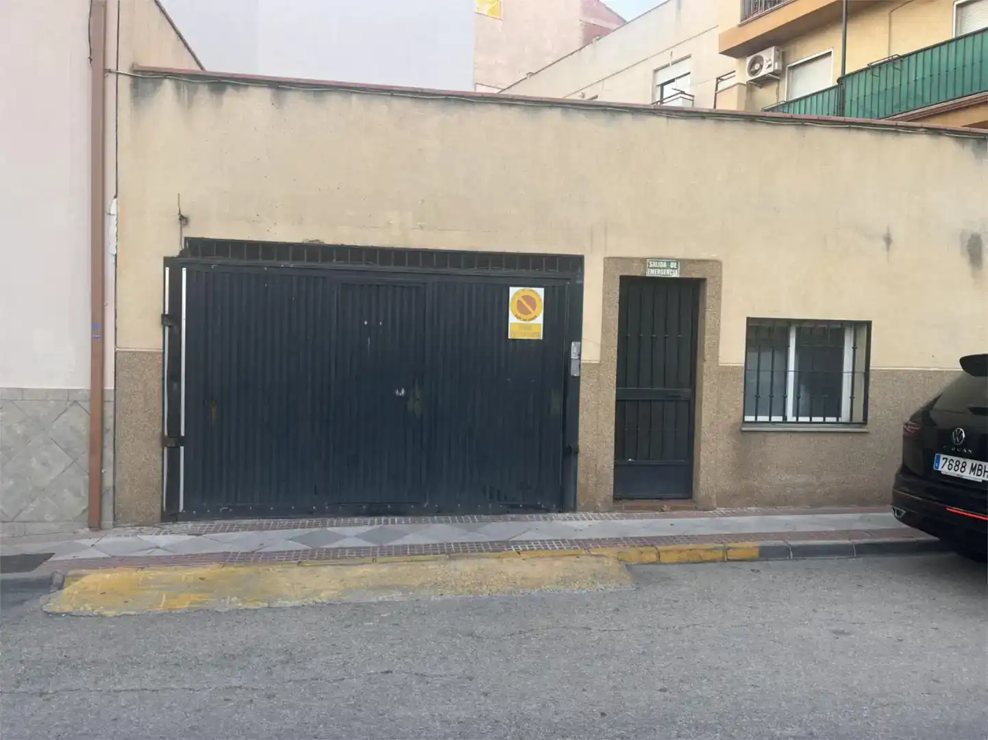 Vista exterior de Garatge en venda en Atarfe