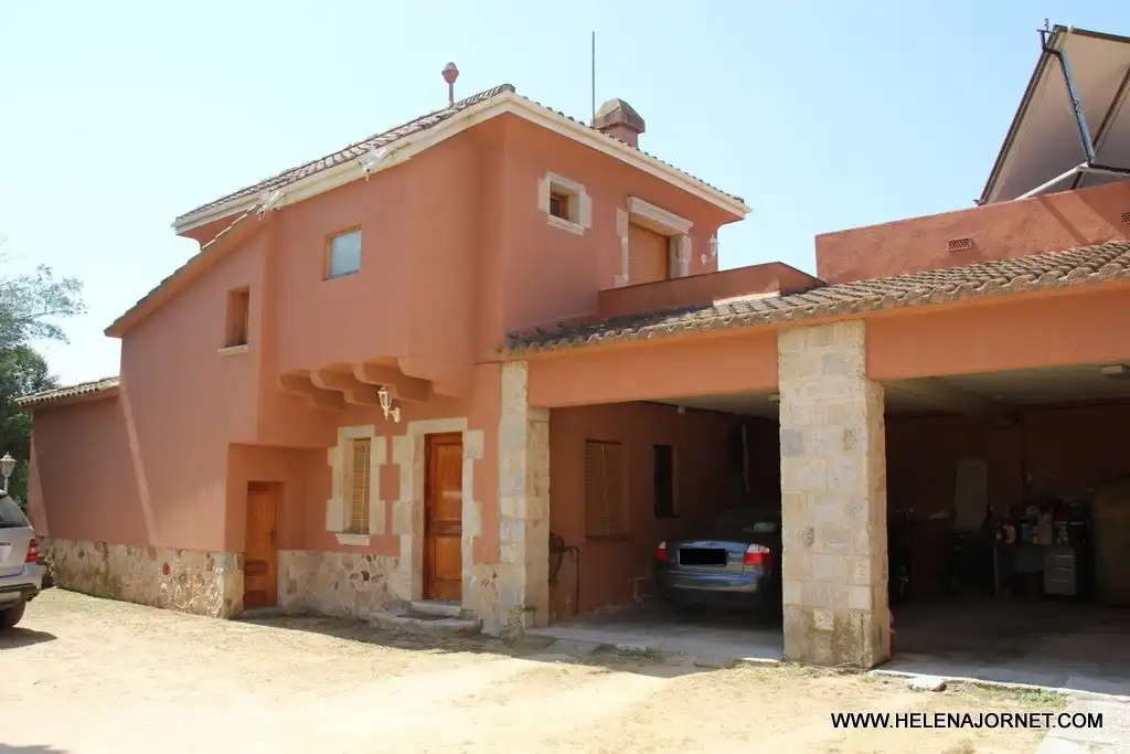 Vista exterior de Casa o xalet en venda en Sant Feliu de Guíxols amb Calefacció