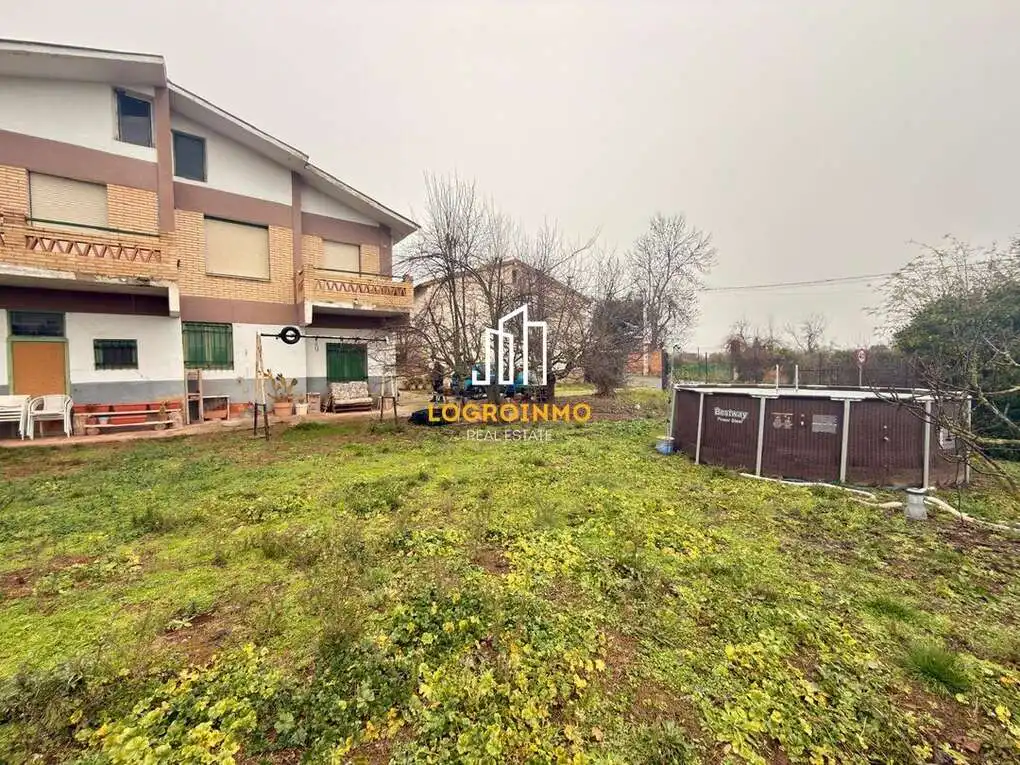 Houses for sale in Tricio  with Heating, Private garden and Parquet flooring