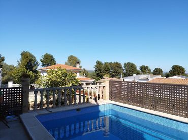Casa con balcón en venta en De Joan Miró
