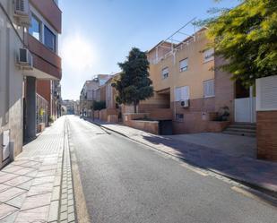 Vista exterior de Casa adosada en venda en Armilla amb Aire condicionat, Calefacció i Parquet