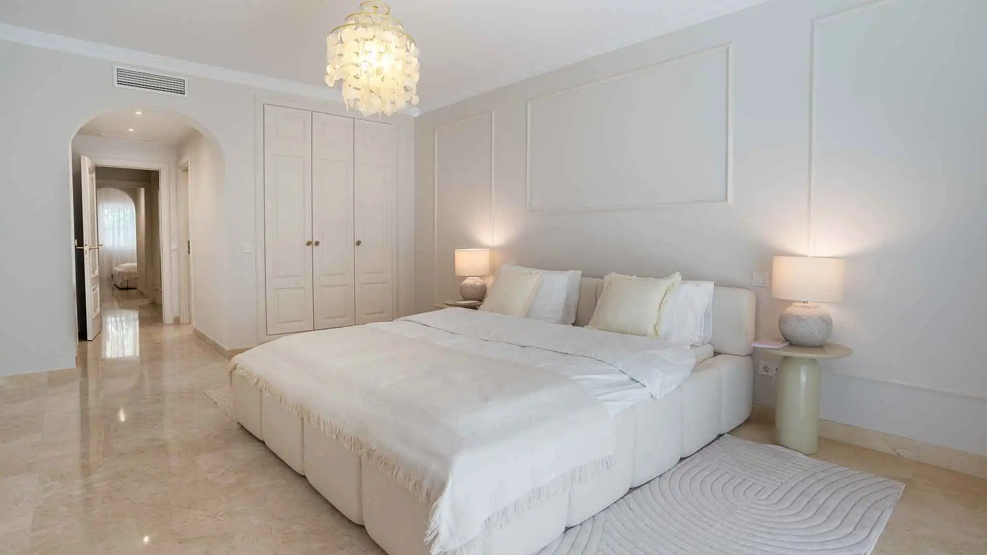 Schlafzimmer von Wohnungen zum Verkauf in Marbella mit Klimaanlage, Terrasse und Abstellraum