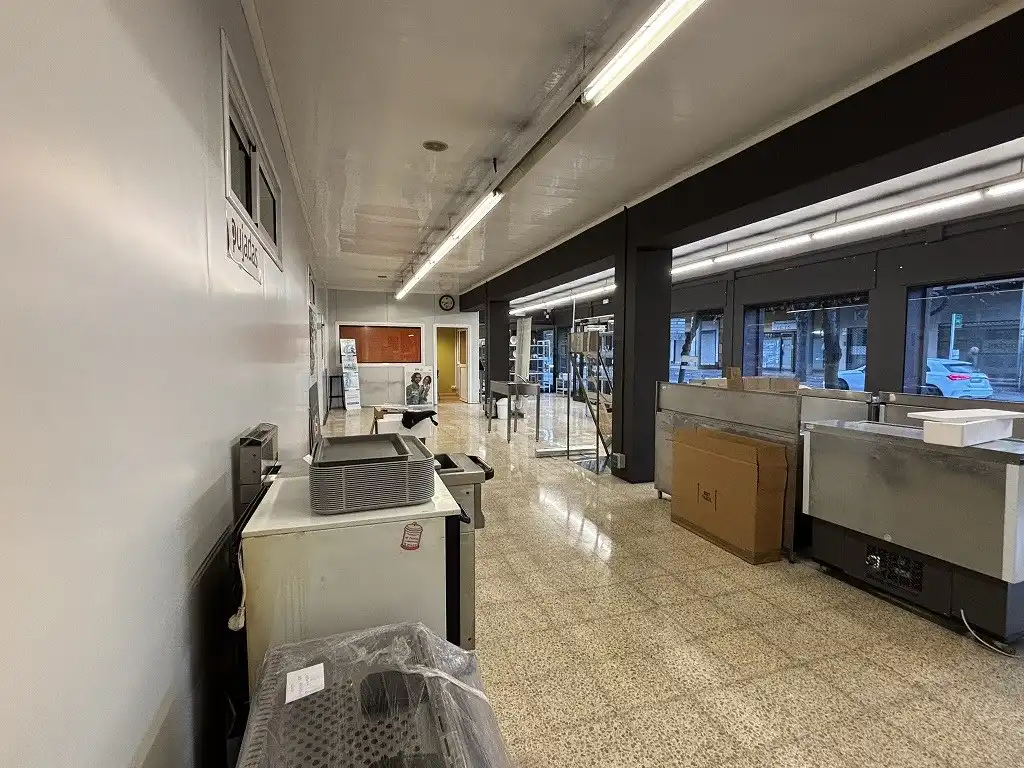 Business premises for sale in Olot, imagen 2