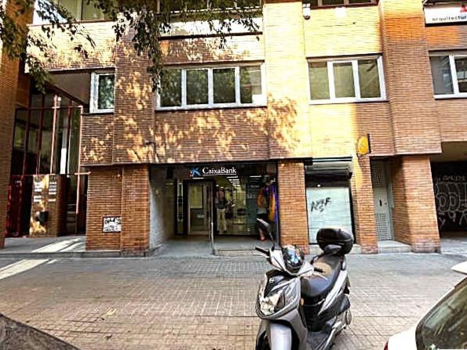 Vista exterior de Local en venta en  Barcelona Capital con Aire acondicionado y Terraza