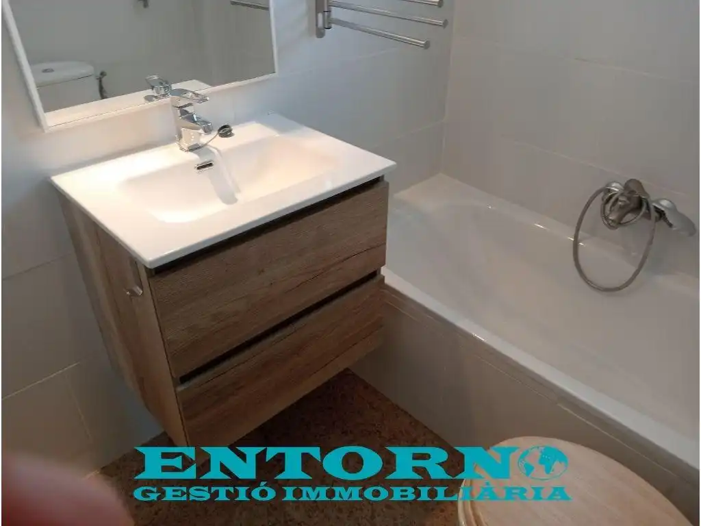 Bathroom of Flat for sale in Mollet del Vallès  with Air Conditioner, Terrace and Balcony