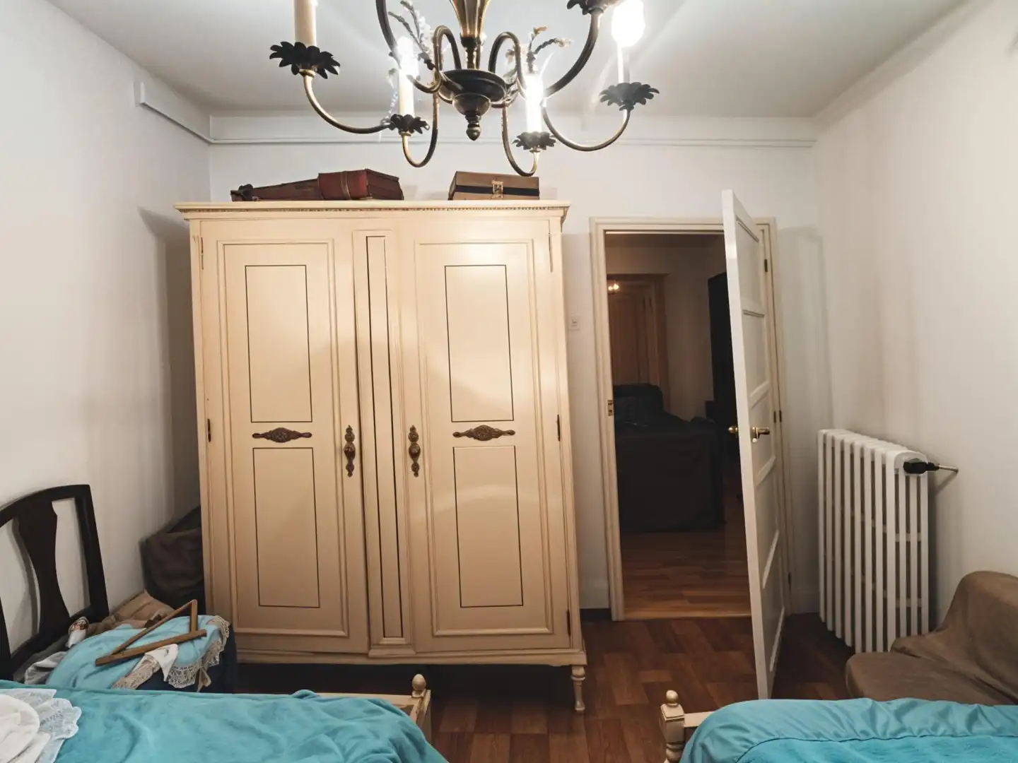 Dormitori de Casa adosada en venda en Burgos amb Calefacció i Jardí privat