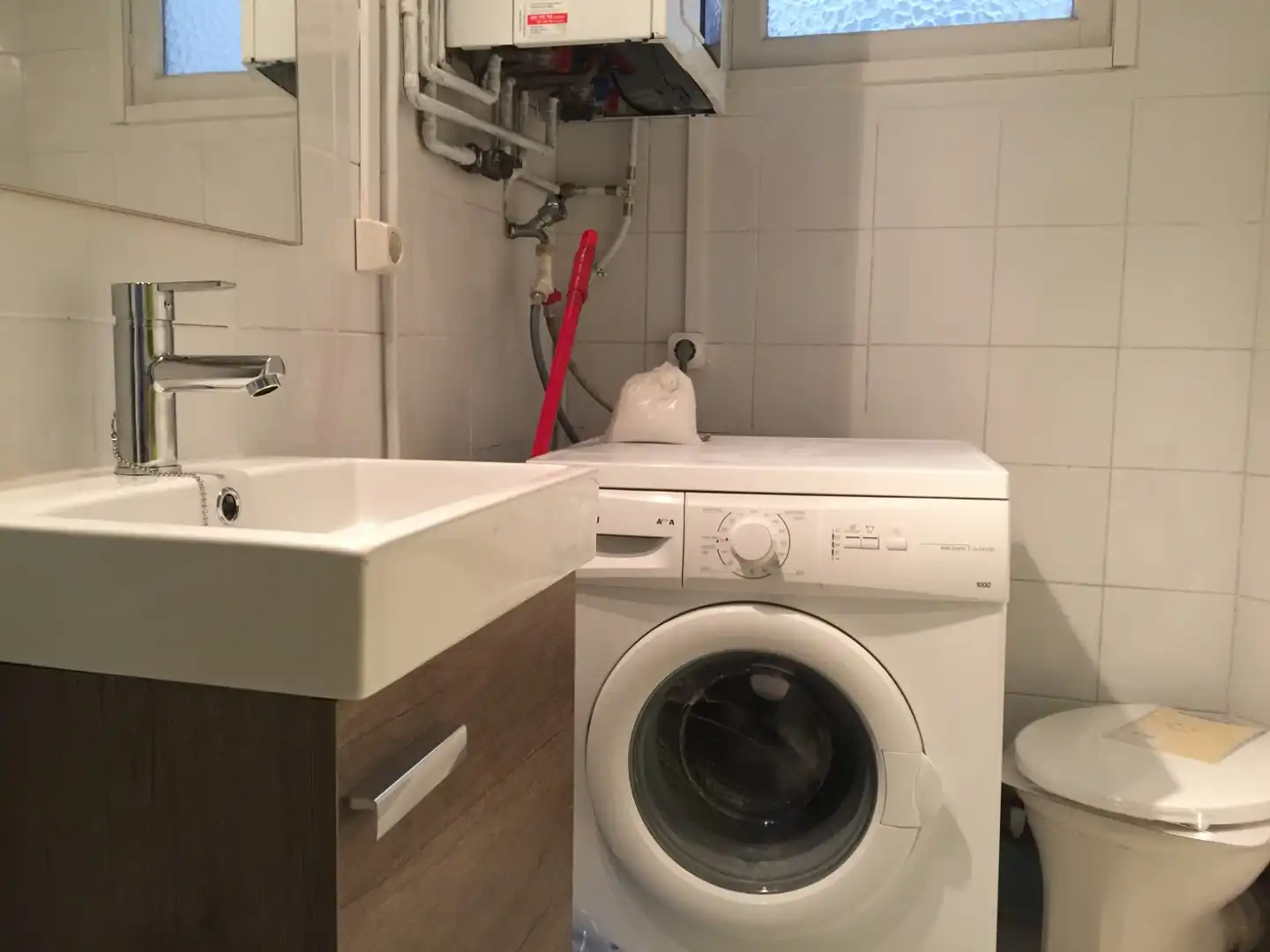 Bany de Apartament de lloguer en Girona amb Calefacció, Moblat i TV