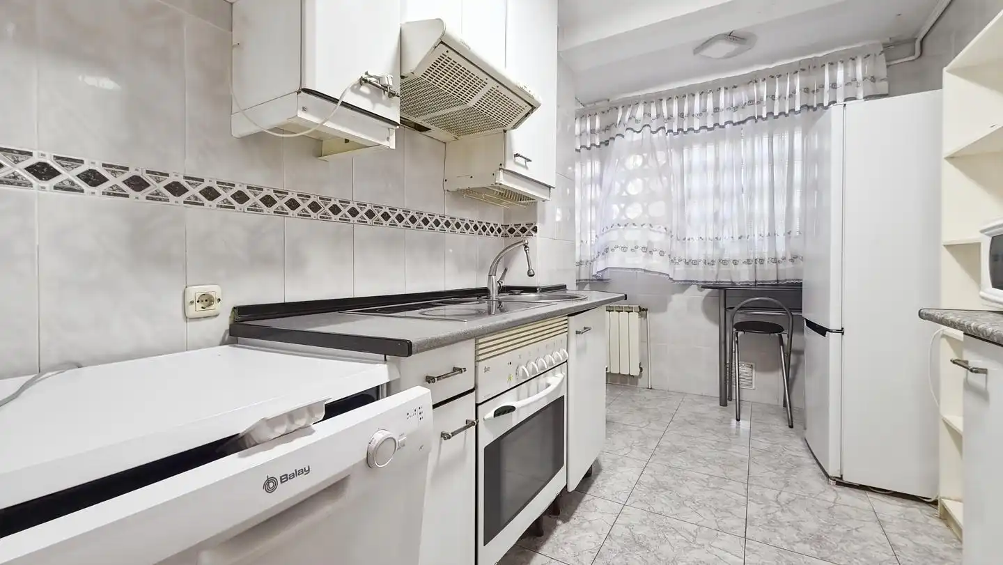 Piso en venta en Calle Aldeanueva de la Vera, Las Águilas