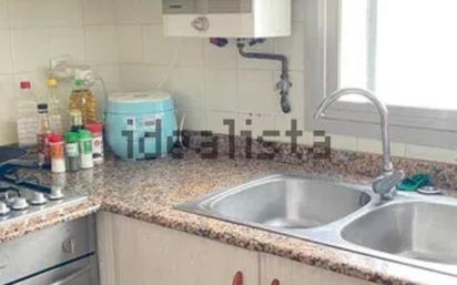 Kitchen of Flat for sale in  Valencia Capital  with Air Conditioner and Balcony