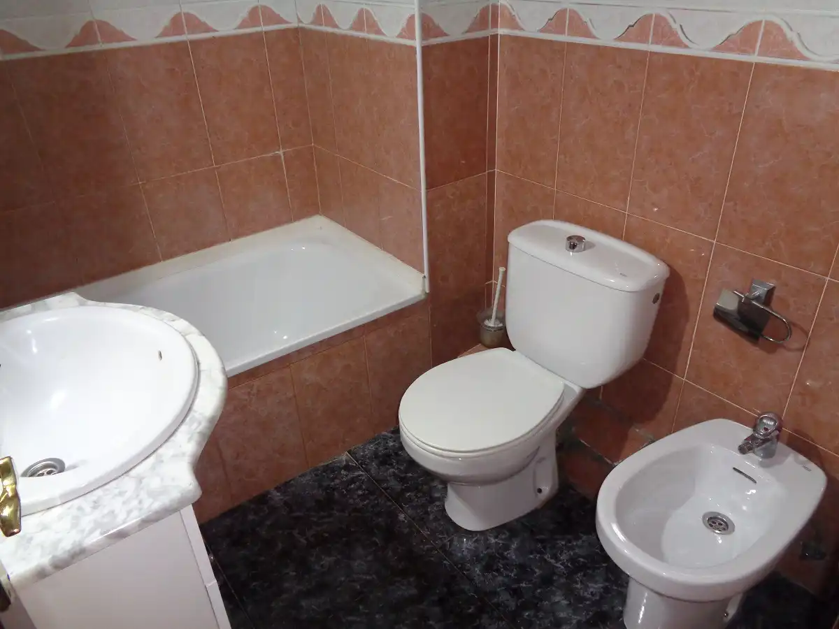 Bathroom of Flat for rent in Viladecans  with Air Conditioner, Furnished and Oven