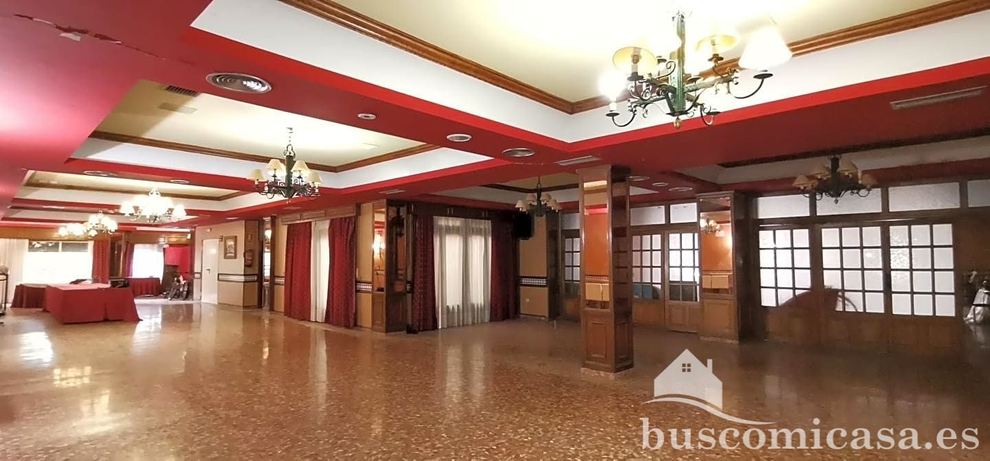 Premises to rent in Linares  with Air Conditioner
