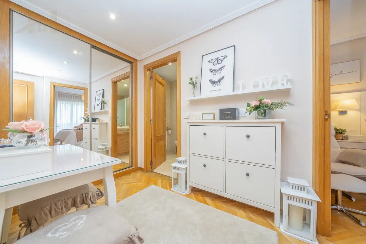 Bedroom of Flat for sale in Boadilla del Monte  with Air Conditioner, Heating and Storage room