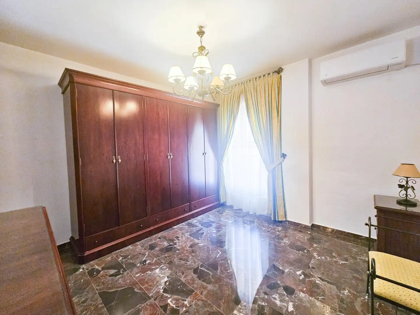 Piso en venta en Calle Manuel Caballero Venzalá, Renfe - Bulevar 1ª y 2ª Fase
