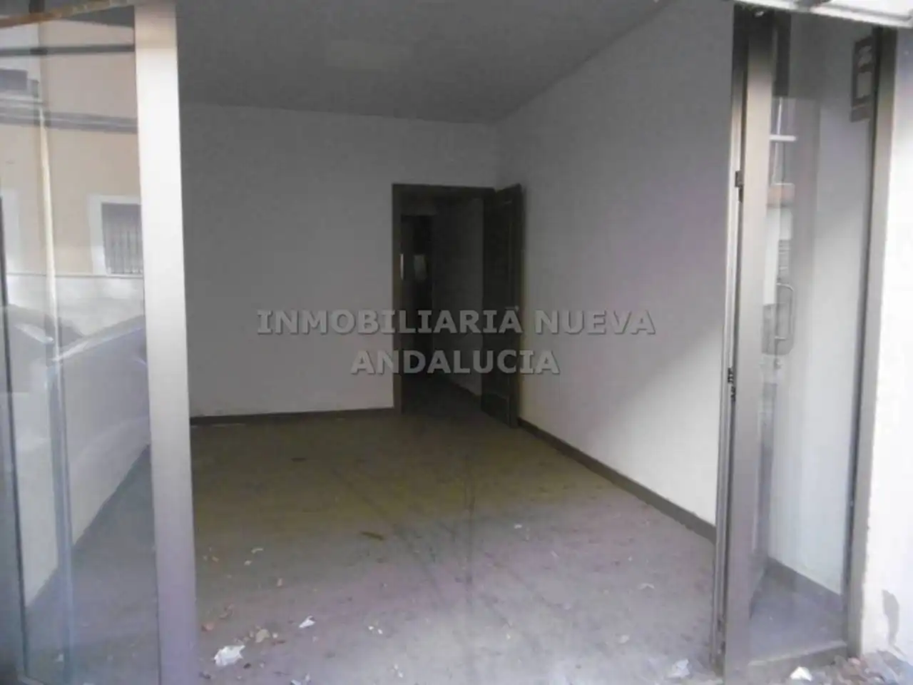 Local comercial de lloguer a Oliveros - Altamira