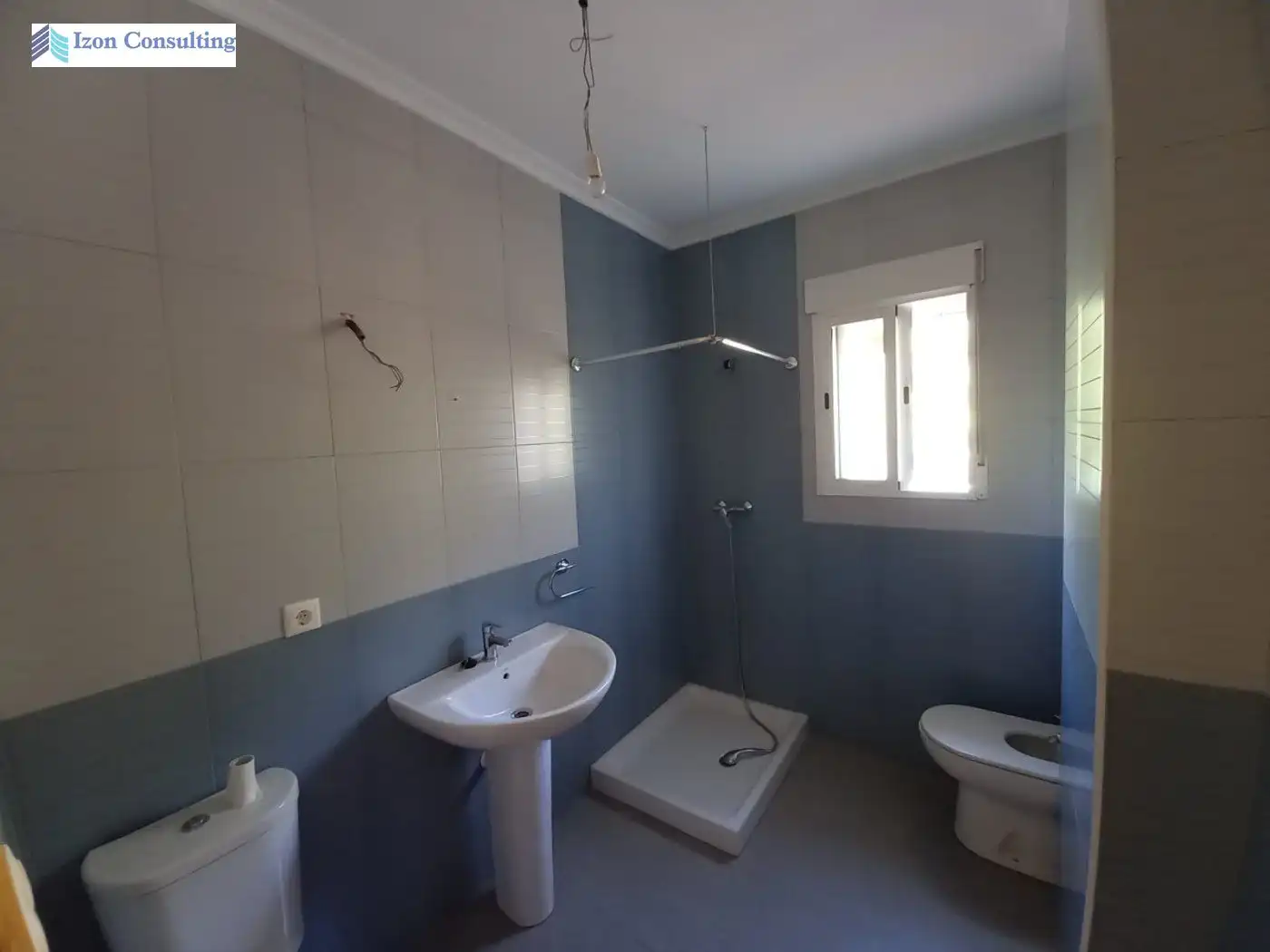 Baño de Edificio en venta en Paterna del Madera