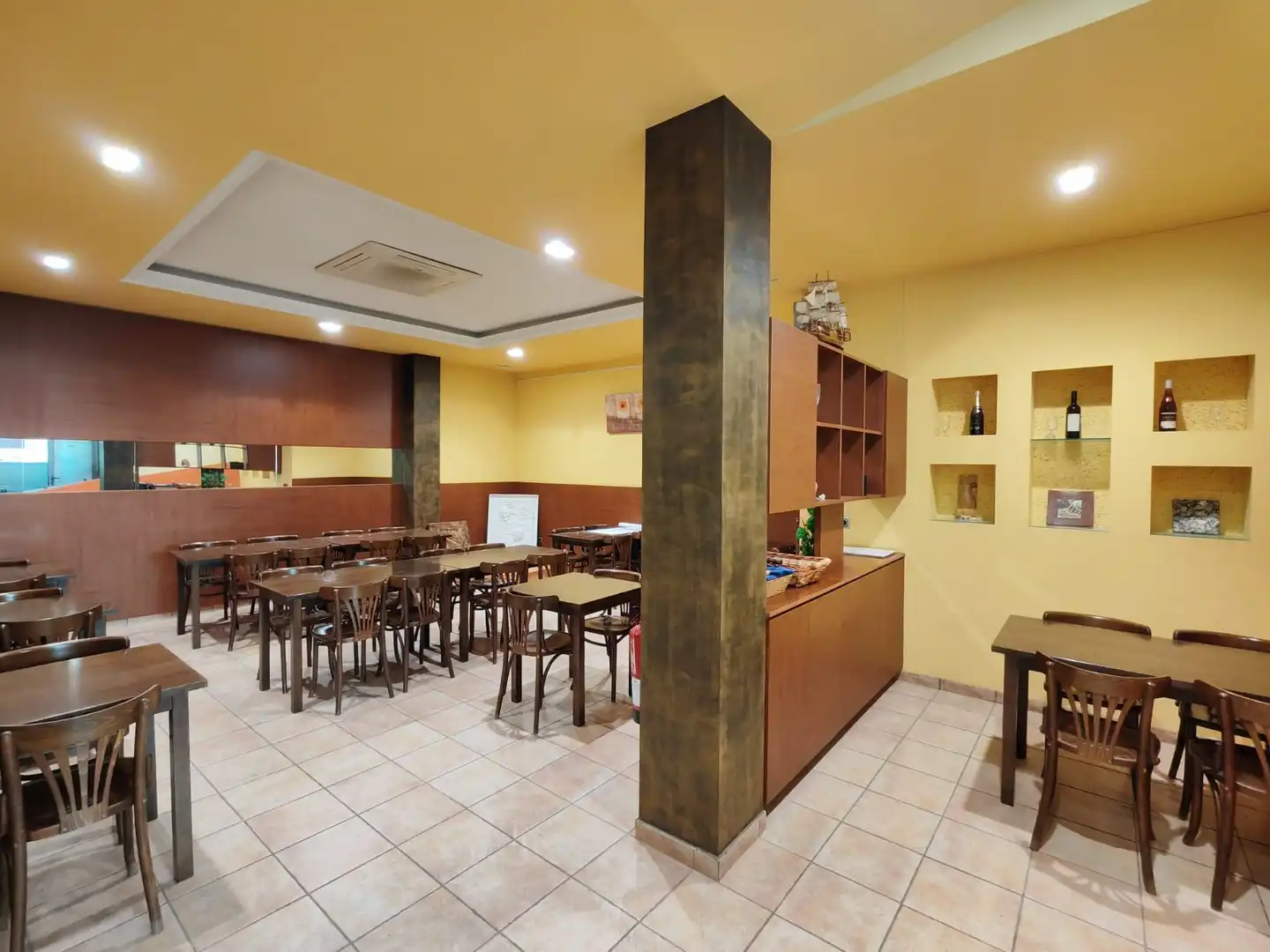Commercial properties for sale in La Granada  with Air Conditioner, Heating and Terrace