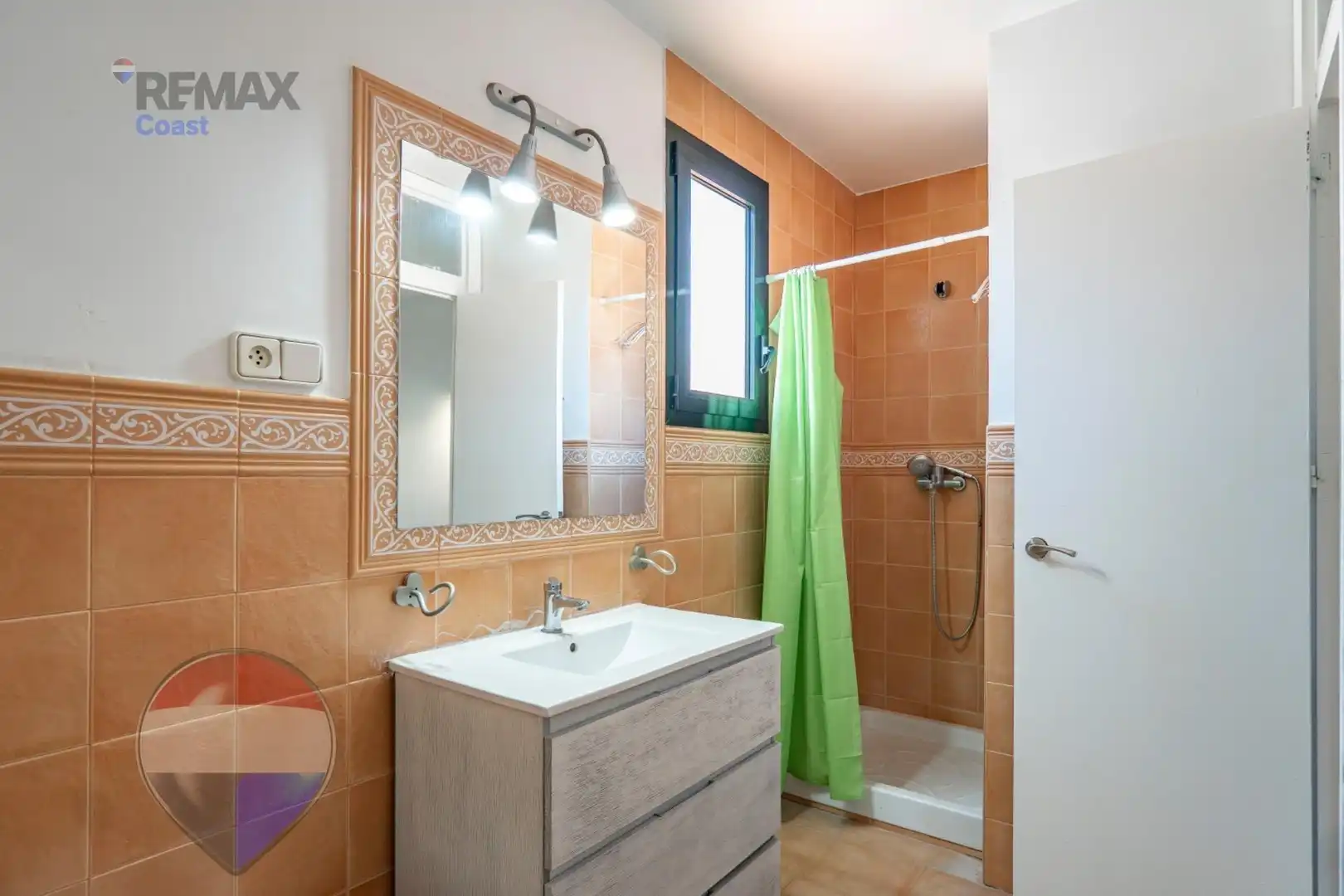 Bany de Casa o xalet en venda en Rincón de la Victoria amb Aire condicionat, Jardí privat i Piscina