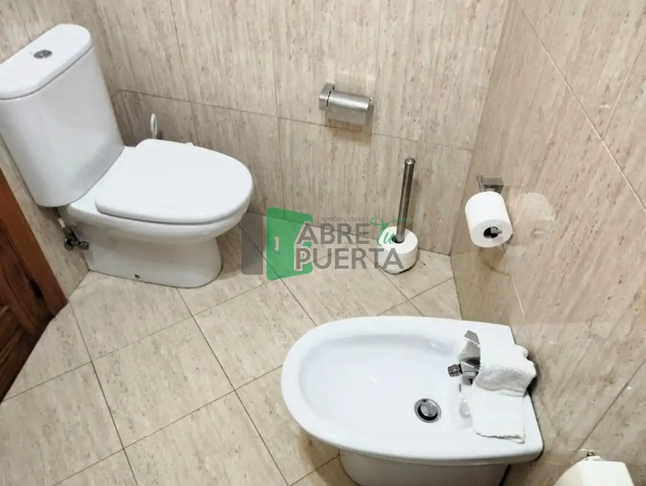Bany de Casa o xalet en venda en Ourense Capital  amb Calefacció, Jardí privat i Moblat