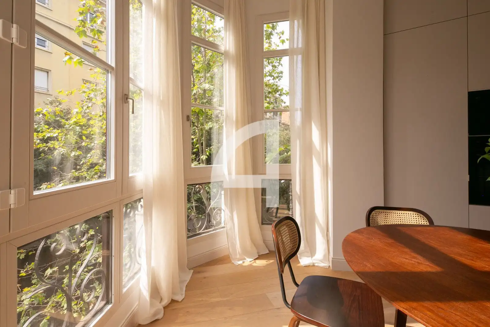 Flat with terrace to rent in Rossello, imagen 4