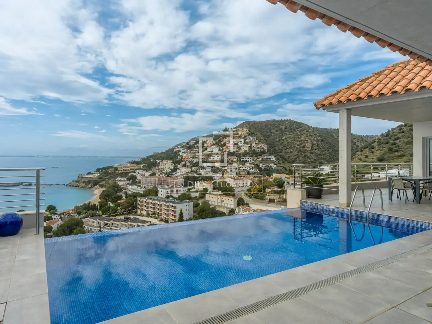 Swimming pool of Houses for sale in Roses  with Air Conditioner, Heating and Terrace