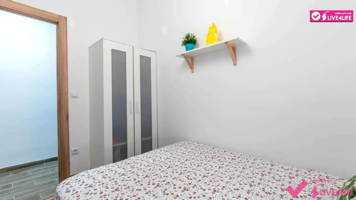 Bedroom of Apartments for rent in Valencia  with Air Conditioner, Parquet flooring and Furnished