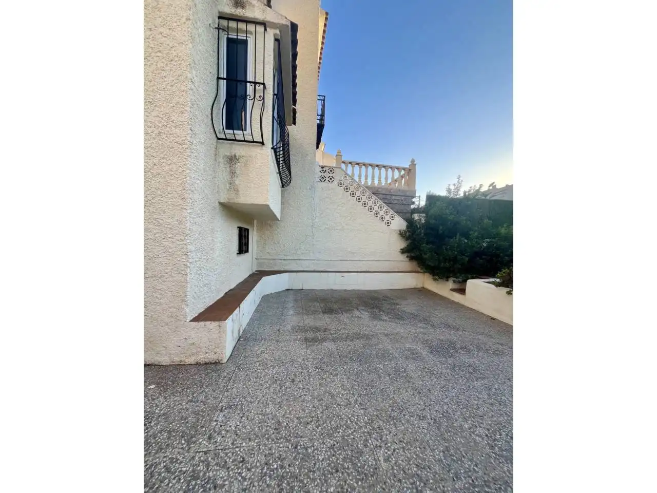 Vista exterior de Casa o xalet de lloguer en El Campello amb Aire condicionat, Terrassa i Moblat