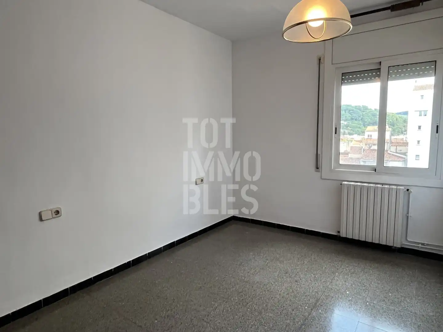 Dachboden zur Miete in Eixample Nord