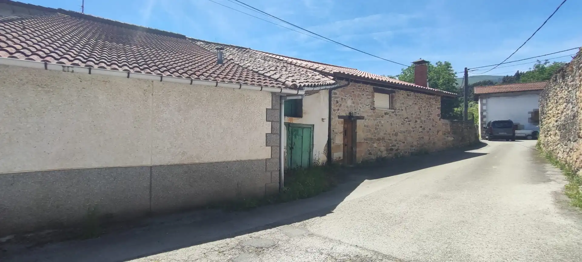 Vista exterior de Casa o xalet en venda en Corvera de Toranzo