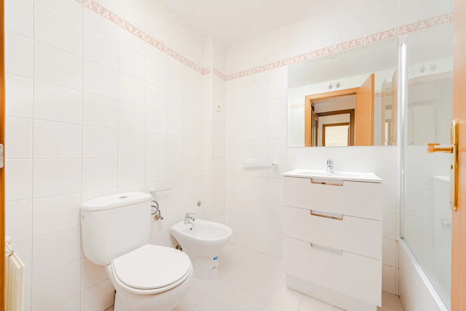 Baño de Piso en venta en Alcorcón con Aire acondicionado, Terraza y Trastero