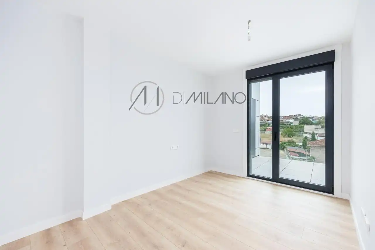 Habitación de Ático en venta en Vigo  con Calefacción, Terraza y Piscina