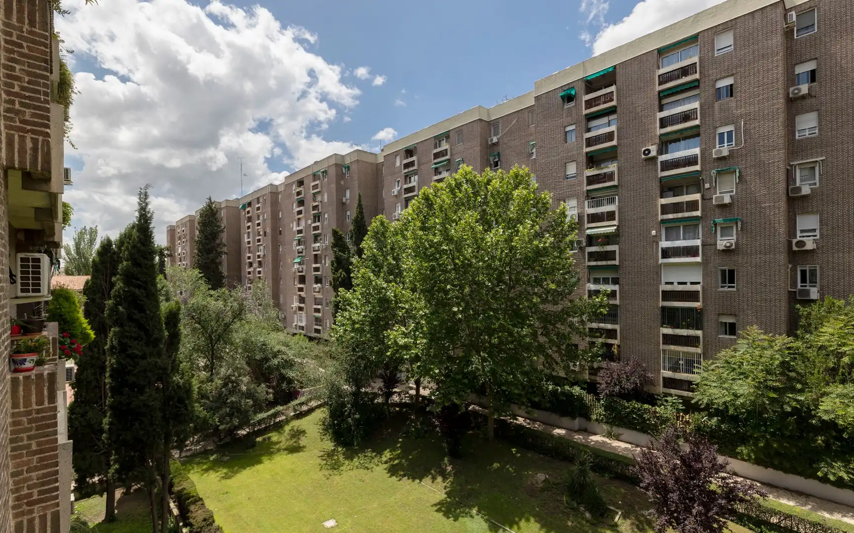 Vista exterior de Pis de lloguer en Madrid amb Calefacció, Terrassa i Moblat
