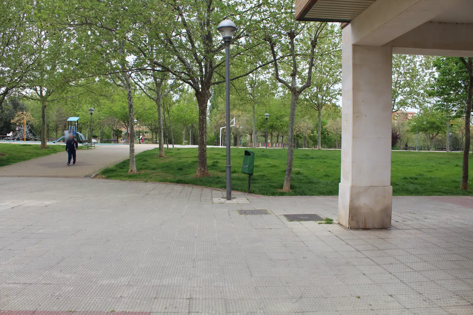 Aparcament de Local en venda en  Logroño amb Aire condicionat i Moblat
