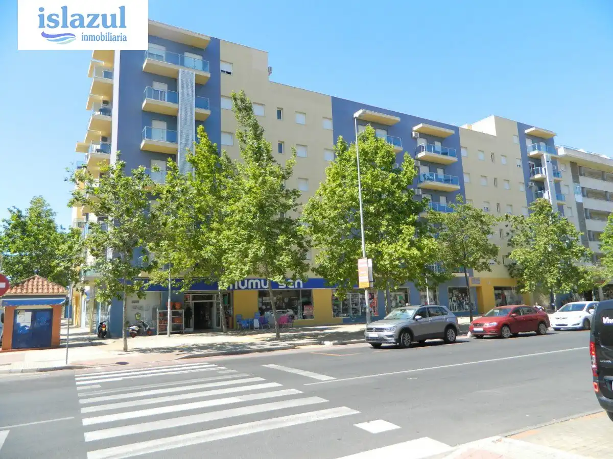 Vista exterior de Apartamento de alquiler en Isla Cristina con Aire acondicionado, Jardín privado y Terraza