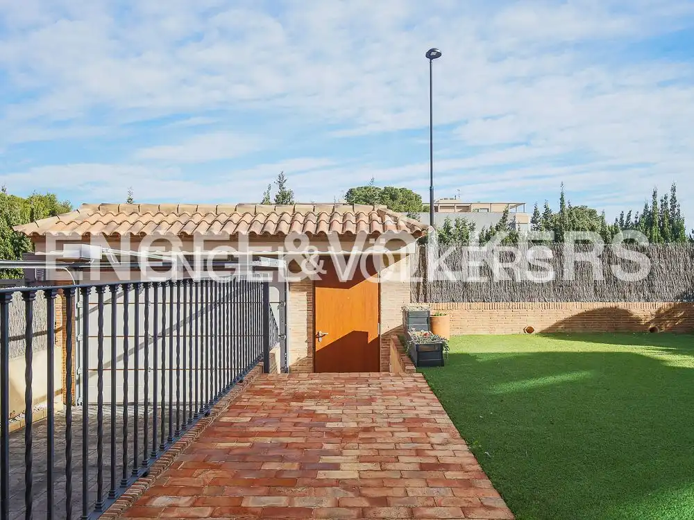 Terrace of Houses for rent in Torrent  with Air Conditioner, Heating and Private garden