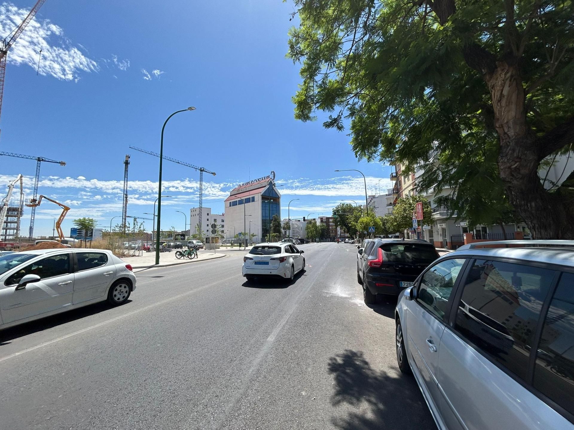 Vista exterior de Local en venda en  Sevilla Capital