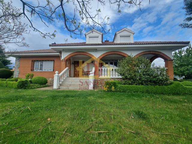 Casa-chalet en Venta en Valdunciel