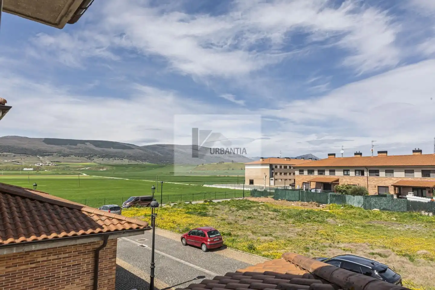 Casa adosada en venta en Cendea de Olza / Oltza Zendea con Calefacción, Jardín privado y Parquet