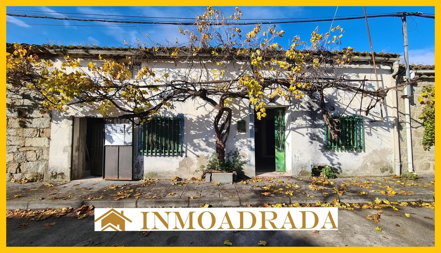 Vista exterior de Casa o xalet en venda en La Adrada 