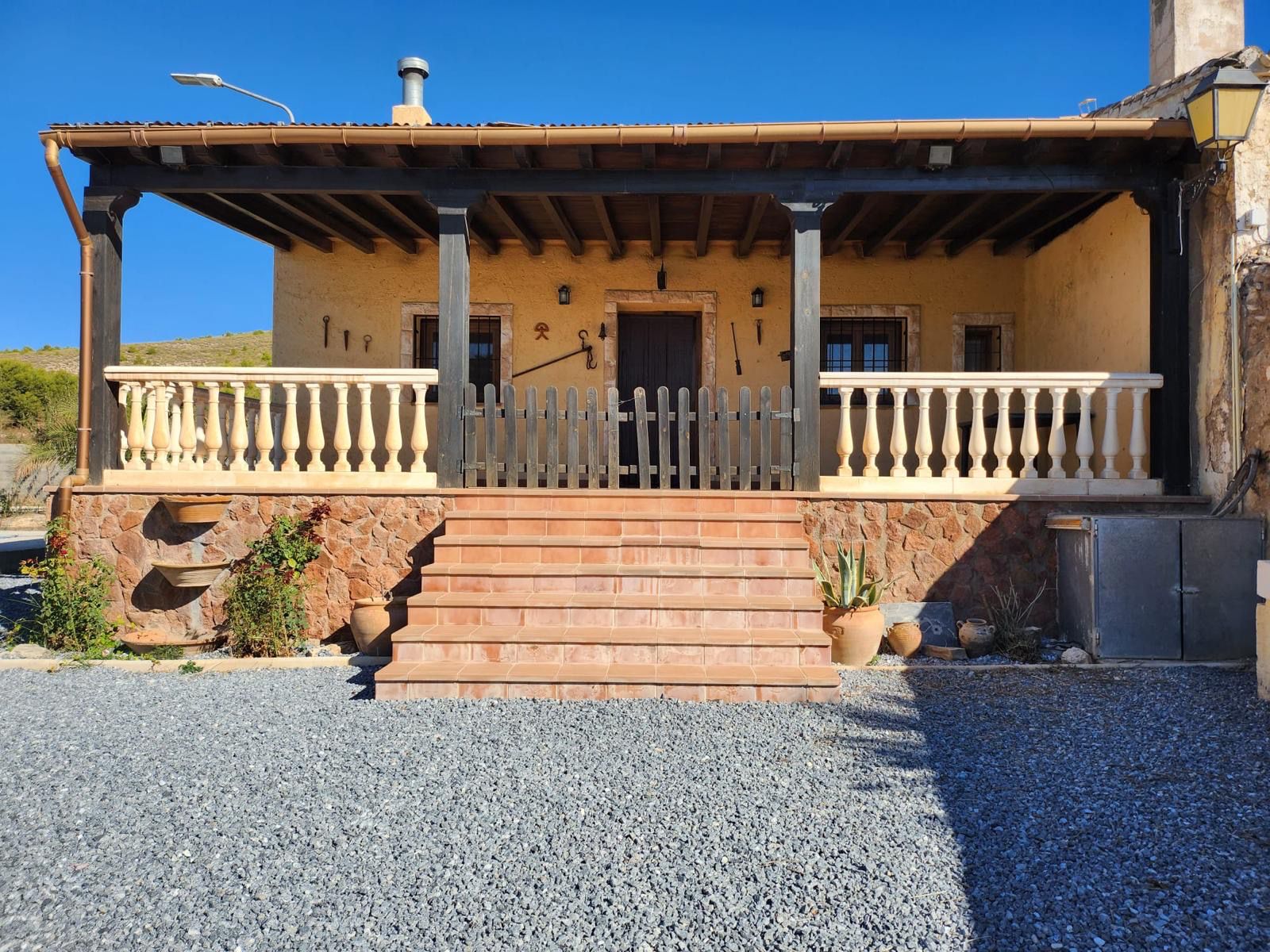 Vista exterior de Finca rústica en venda en Serón amb Piscina i Moblat