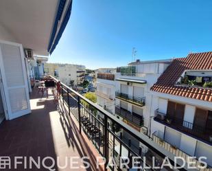 Vista exterior de Àtic en venda en Sitges amb Aire condicionat, Calefacció i Terrassa