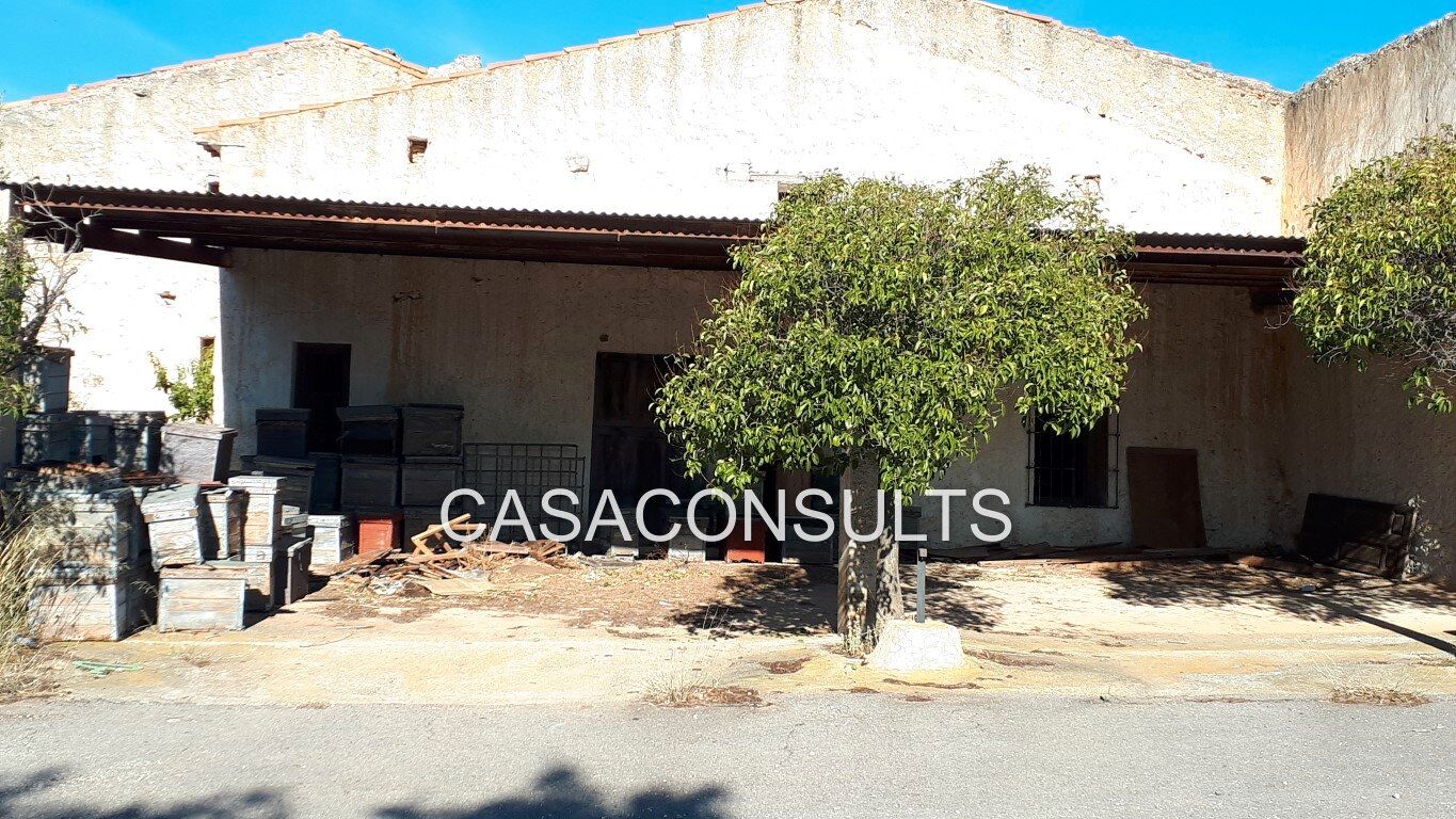 Vista exterior de Finca rústica en venda en Benlloch amb Terrassa