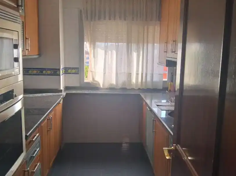 Kitchen of Flat for share in Sevilla  with Air Conditioner, Swimming Pool and Furnished