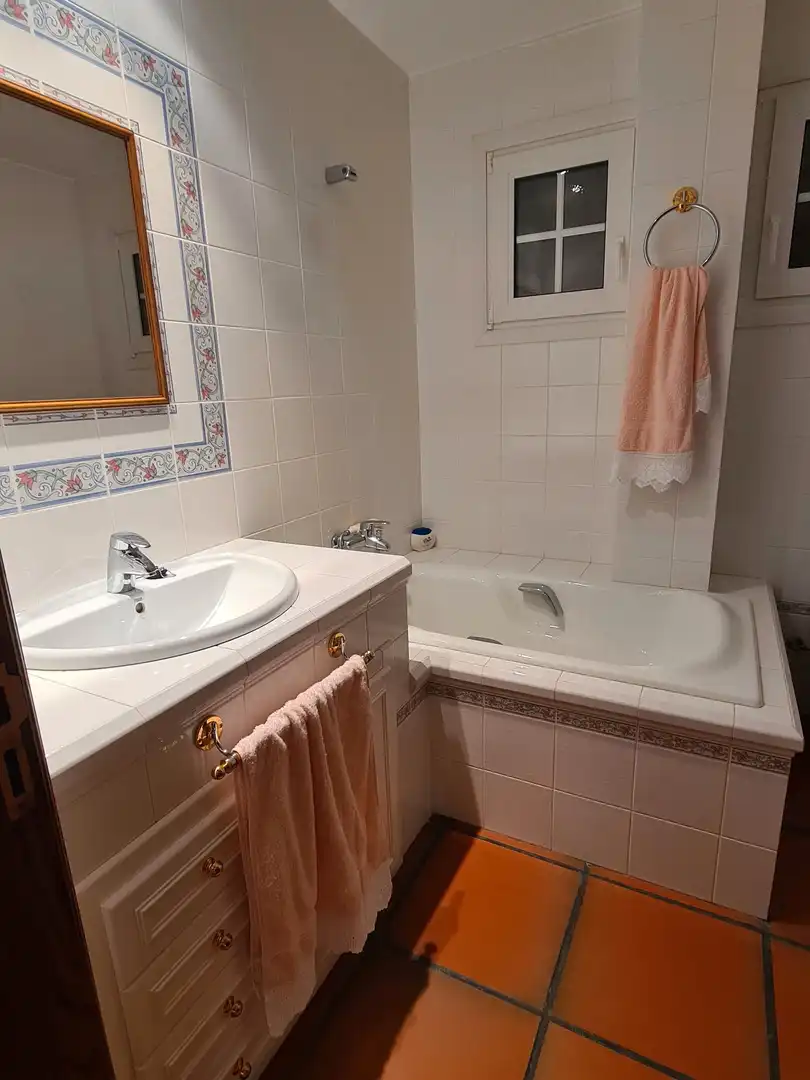 Bany de Casa o xalet en venda en Rossell amb Calefacció, Jardí privat i Parquet