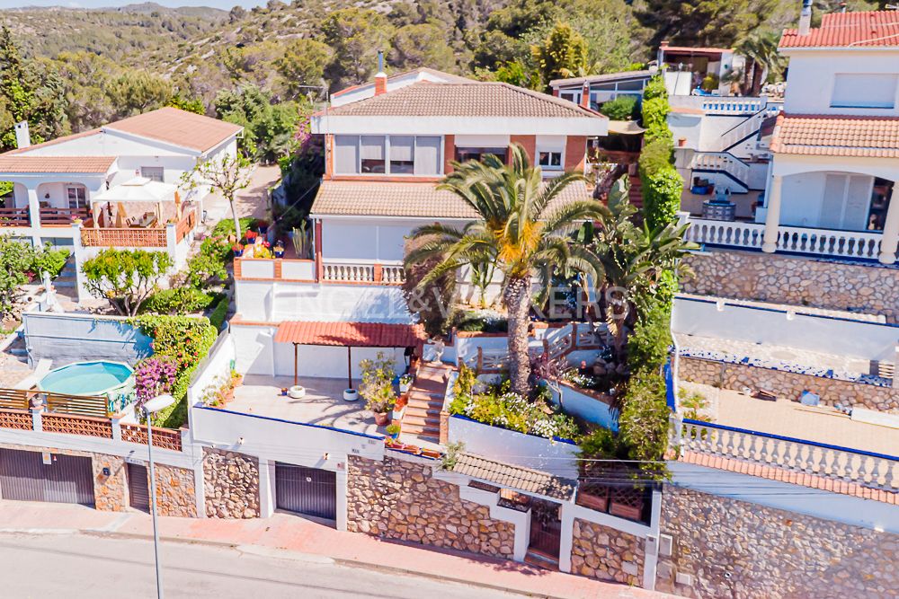 Vista exterior de Casa o xalet en venda en Sitges amb Calefacció, Jardí privat i Terrassa