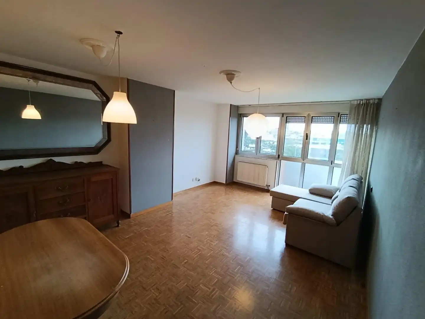 Sala d'estar de Pis en venda en Gijón  amb Calefacció, Parquet i Traster