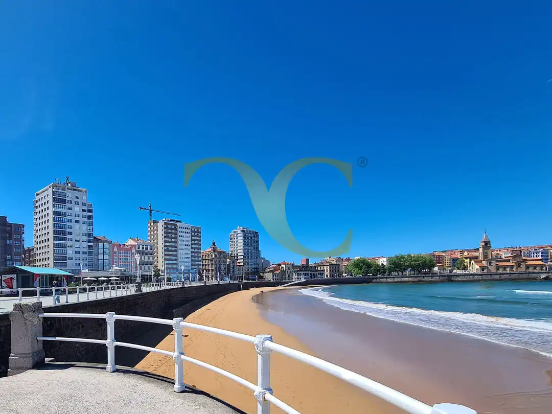 Vista exterior de Pis en venda en Gijón  amb Calefacció i Terrassa