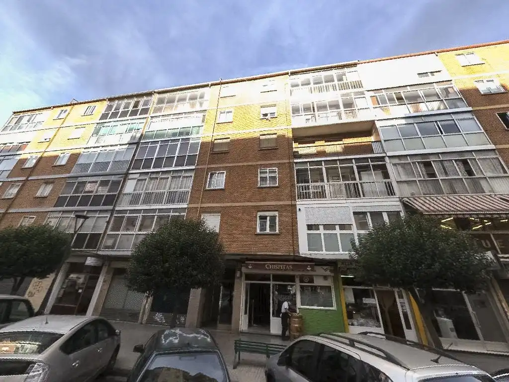 Vista exterior de Apartament en venda en Burgos