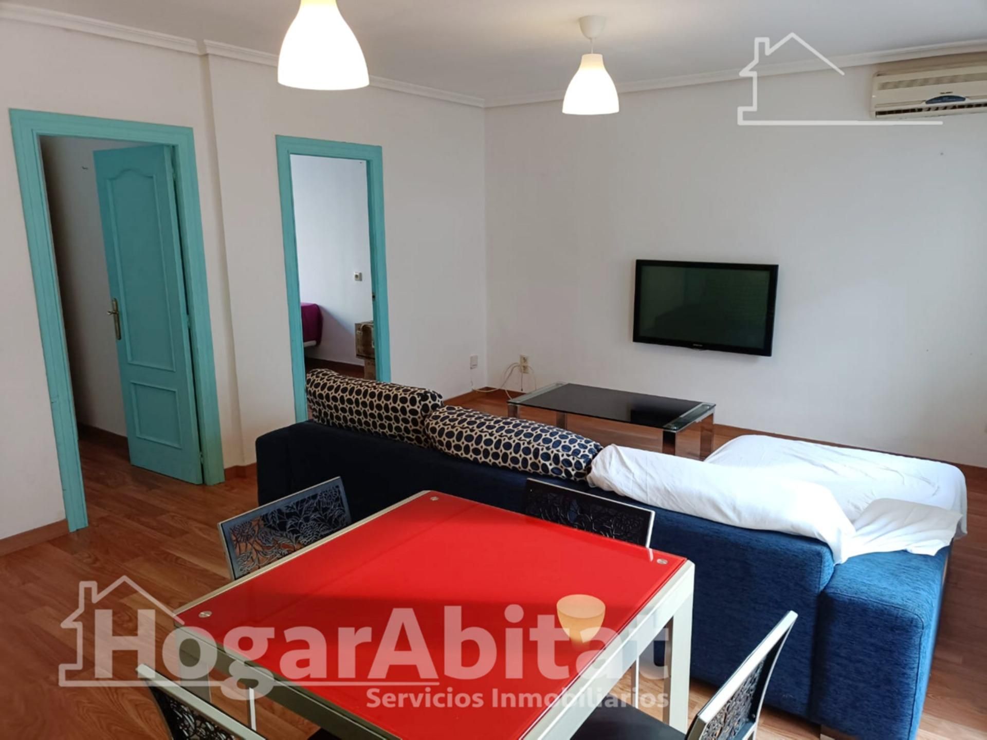 Sala d'estar de Pis en venda en Torrent amb Aire condicionat, Parquet i Balcó