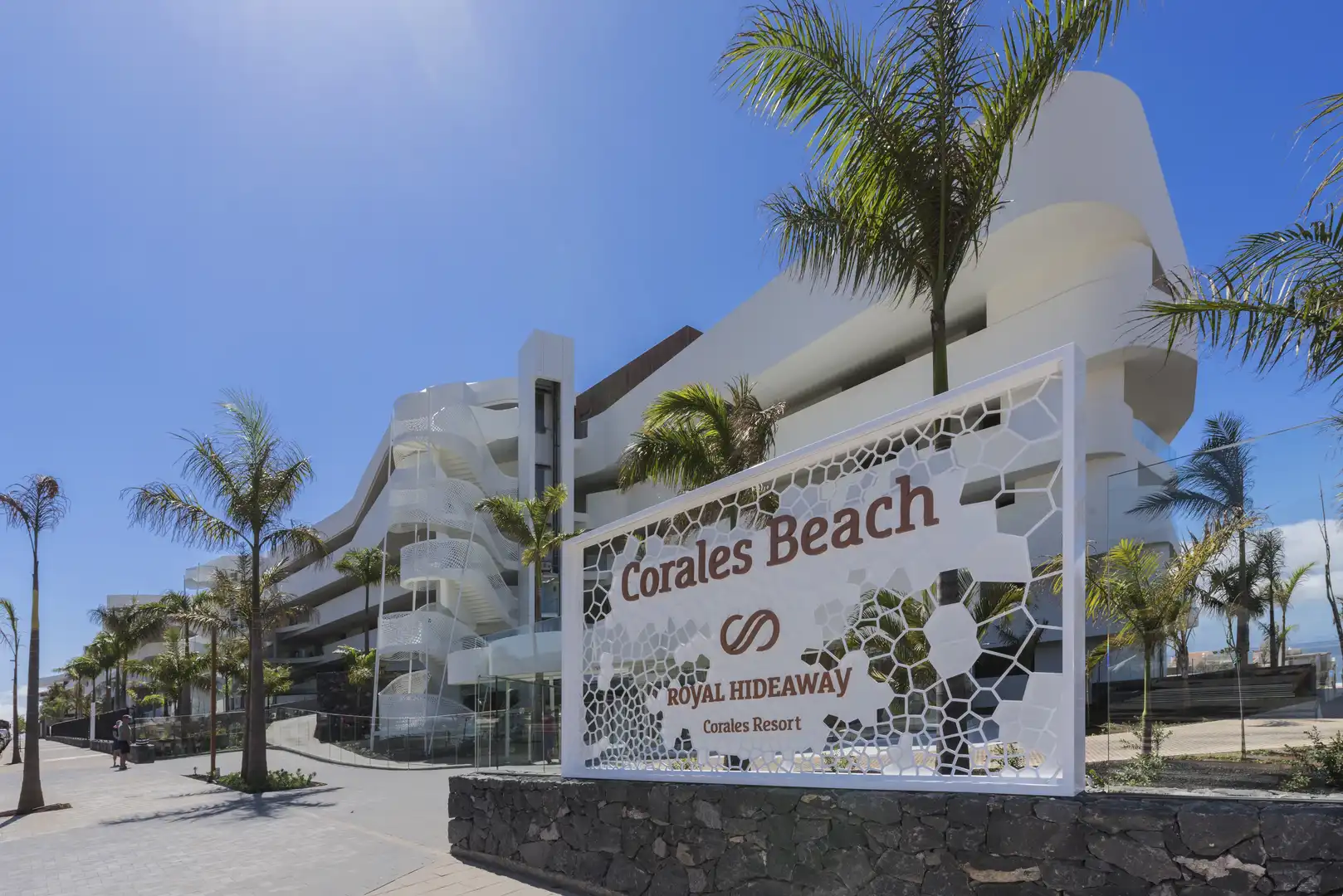 Vista exterior de Apartamento en venta en Adeje con Aire acondicionado, Terraza y Trastero