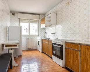 Kitchen of Flat for sale in Oviedo   with Heating